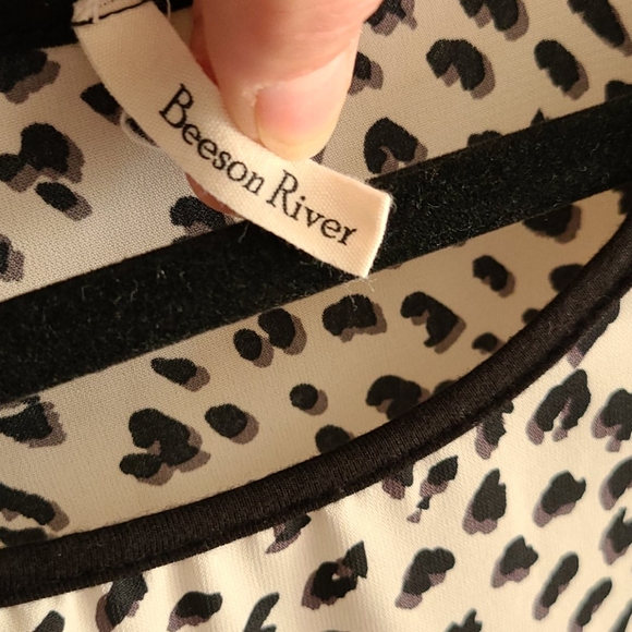 Donated Leopard print top - Picture 3 of 4